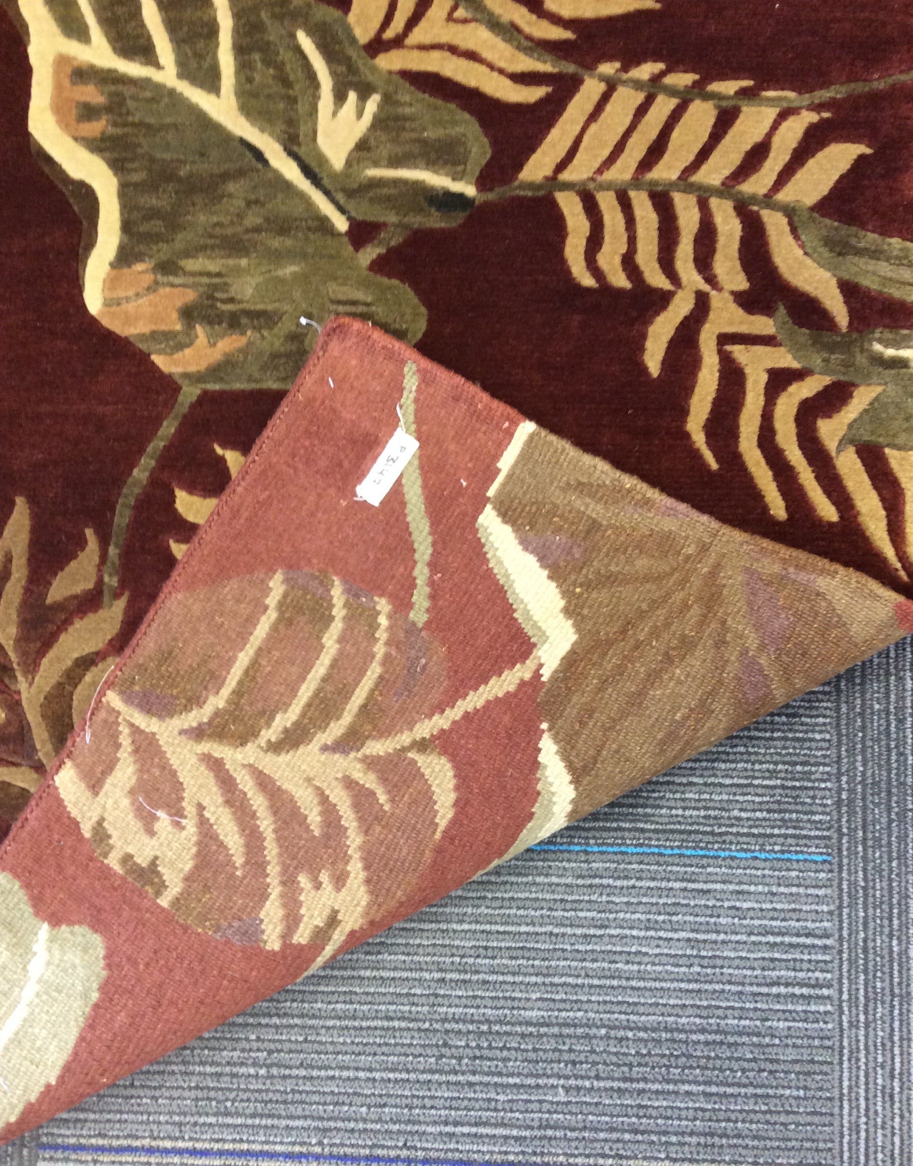 Hand-Knotted Wool Carved Cayenne Fronds Rug (5'x8')