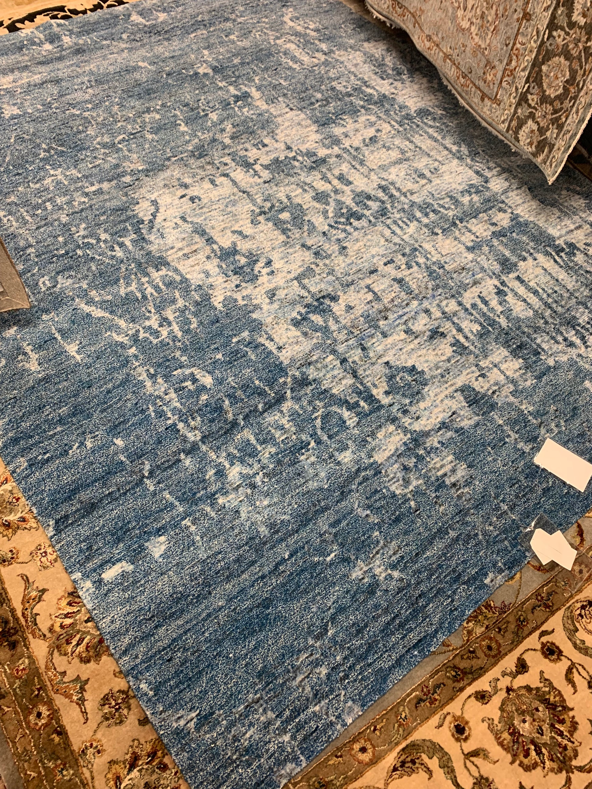 Hand-Knotted Nourison Silk Shadows Silk/Wool Blue Rug (7'9"x9'9")