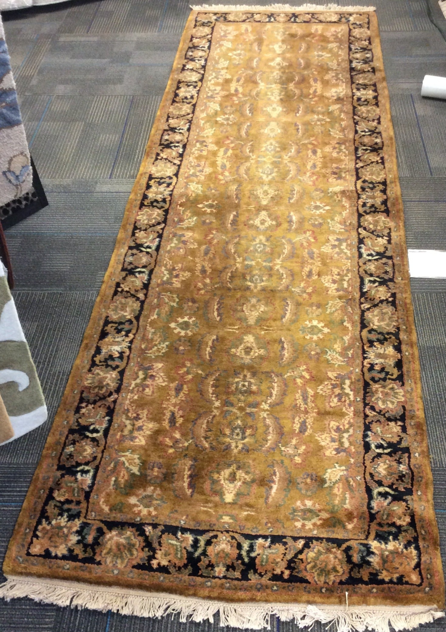 Hand-Knotted Wool Gold/Black Kashan Runner (3'1"x9'10" Rnr)