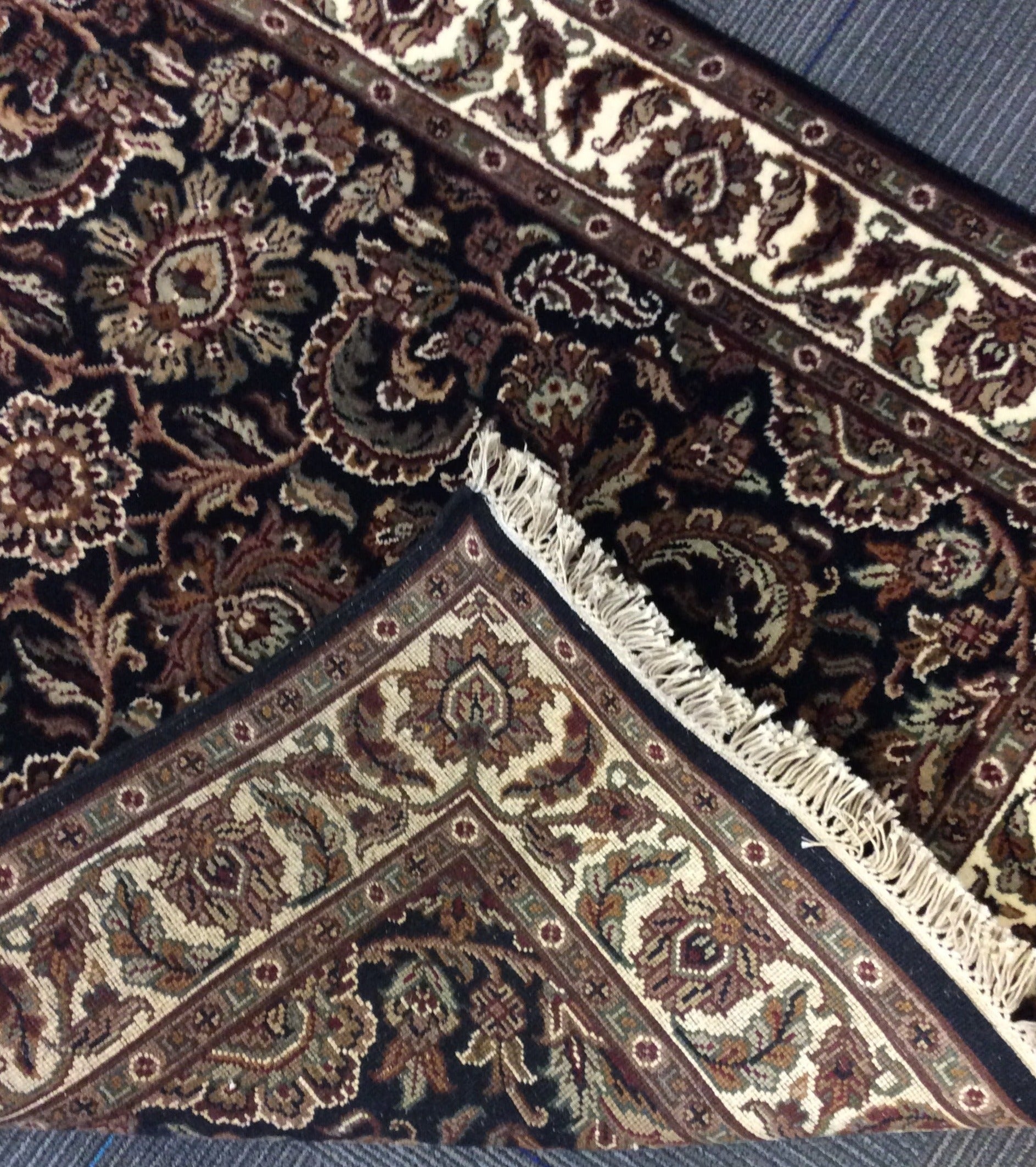 Hand-Knotted Wool Black/Ivory Kerman Rug (4'x6')