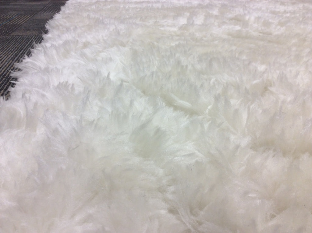 Hand Tufted Polyester Carved Ivory Shag Rug (5'x8')