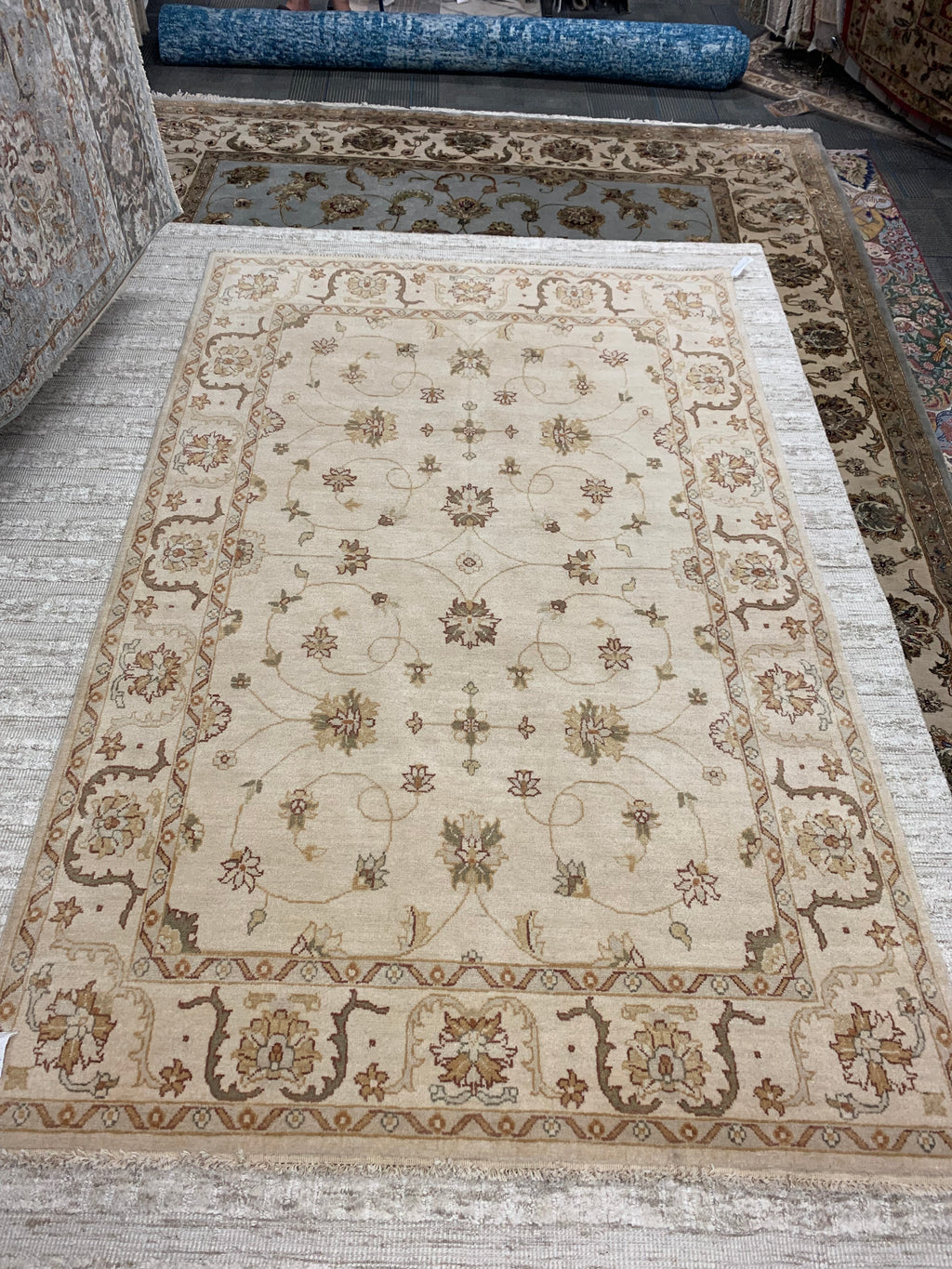 Hand-Knotted Wool Bhadohi Ivory/Ivory Rug (5'6"x8'6")