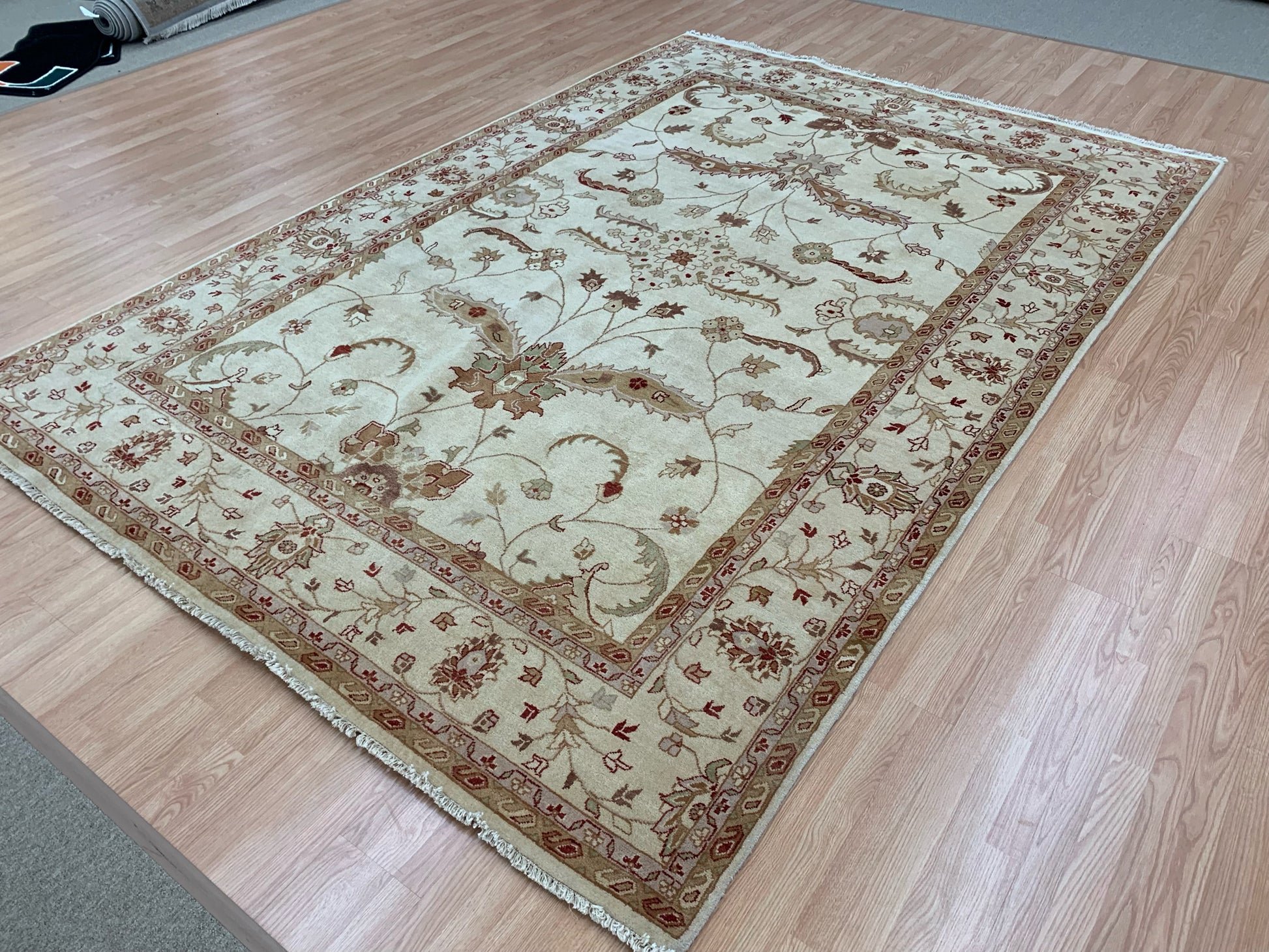 Hand-Knotted Wool Isfahan Ivory/Camel Rug (7'10"x11'6")
