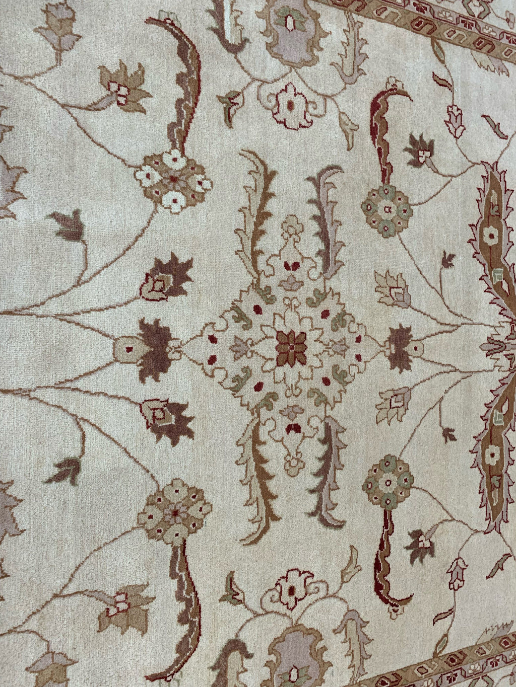 Hand-Knotted Wool Isfahan Ivory/Camel Rug (7'10"x11'6")
