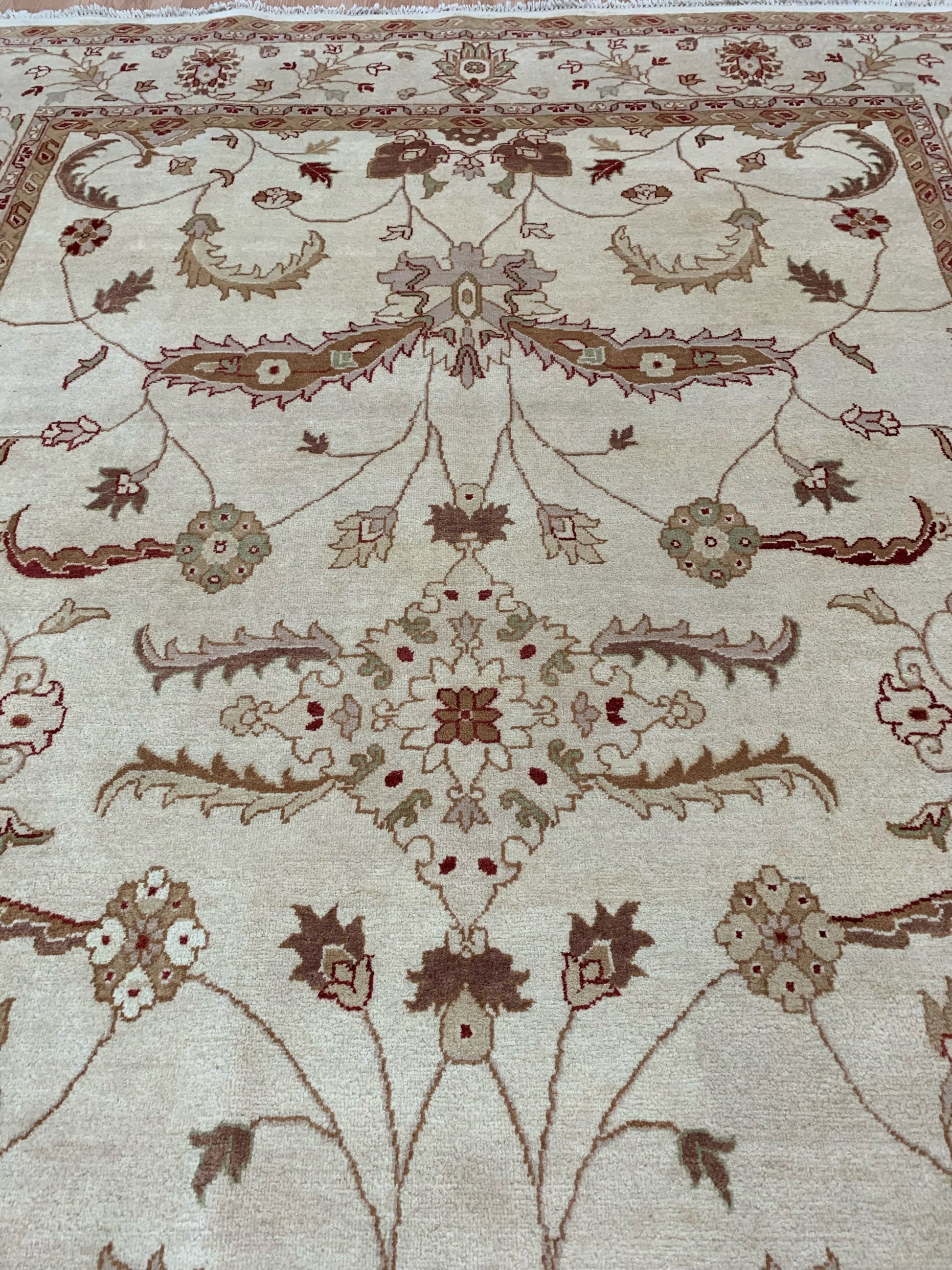 Hand-Knotted Wool Isfahan Ivory/Camel Rug (7'10"x11'6")