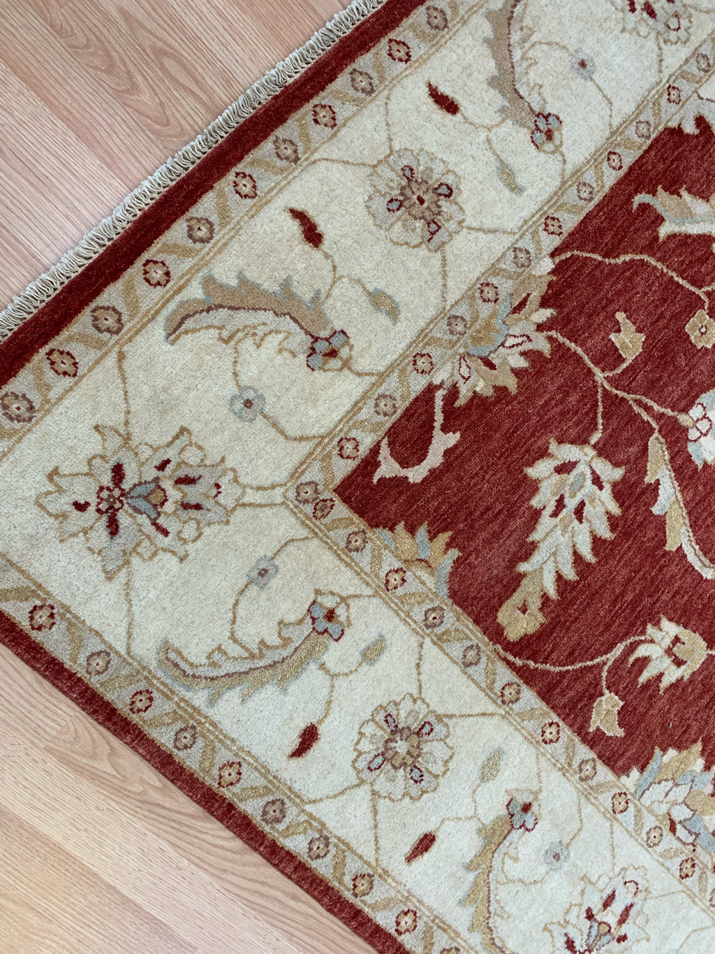Hand-Knotted Wool Red/Ivory Agra Rug (7'11"x9'8")