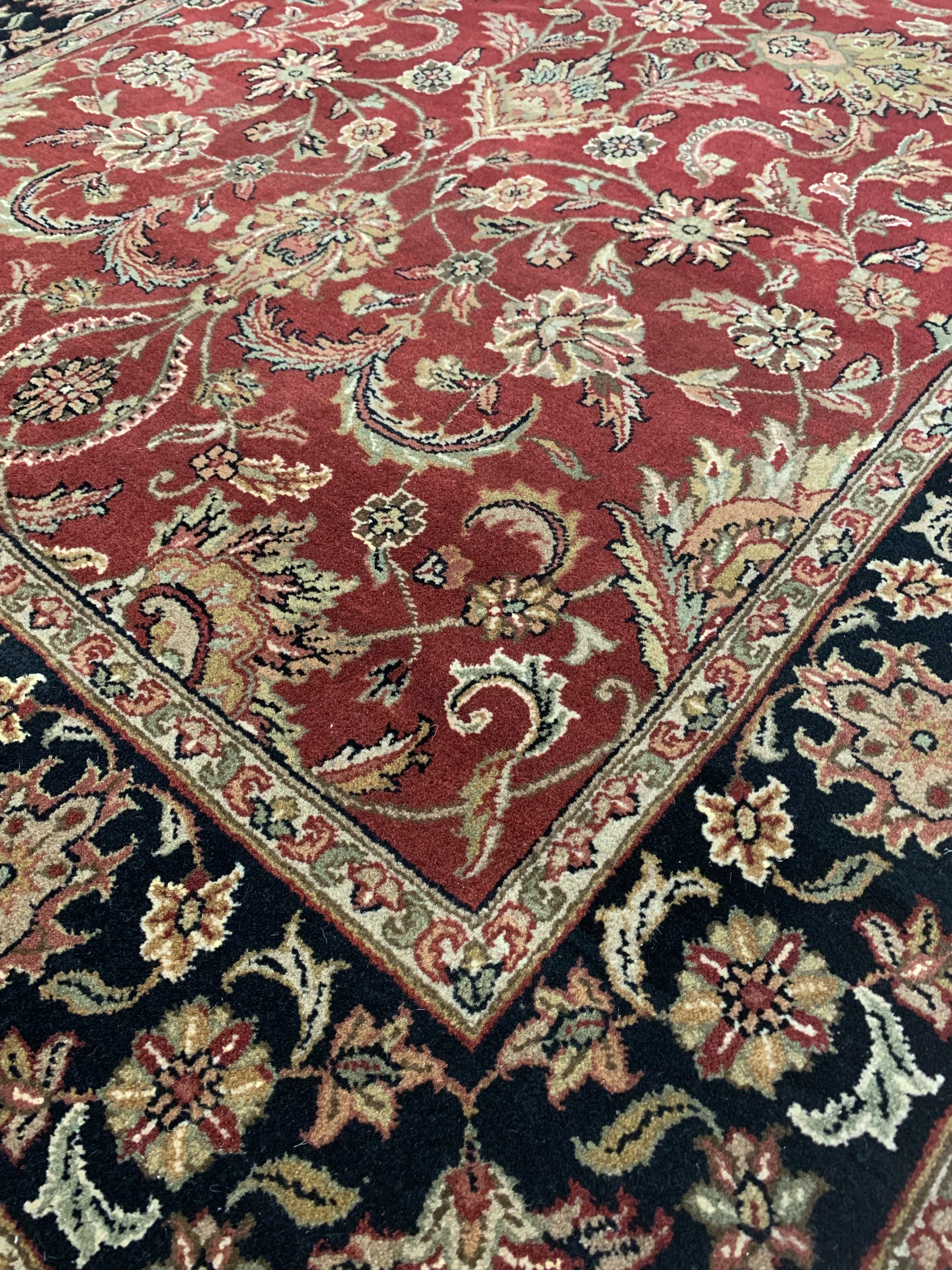 Hand-Knotted Wool Red/Black Tabriz Rug (6'x9')