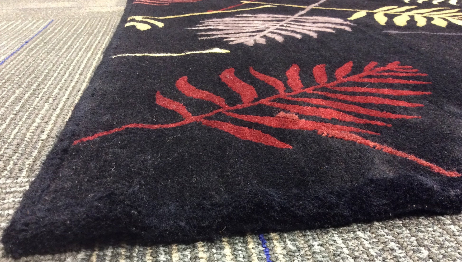 Hand-Knotted Wool and Silk Tufenkian Black Fronds Rug (3'x5')