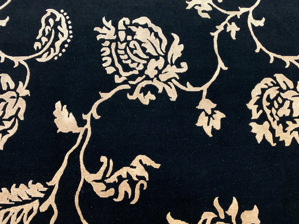 Hand-Knotted Wool and Silk Black/Gold Floral Rug (6'x9')