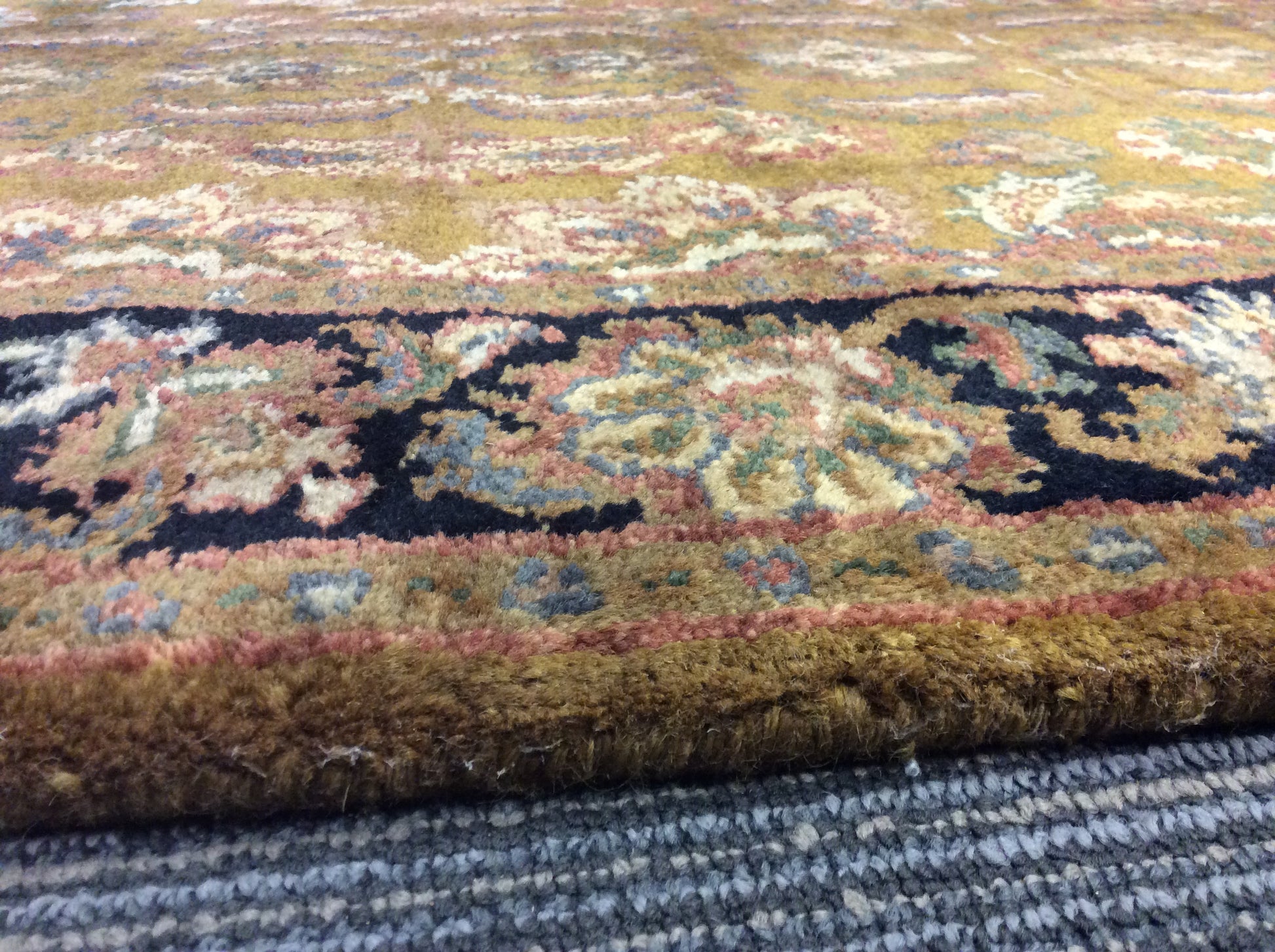 Hand-Knotted Wool Gold/Black Kashan Runner (3'1"x9'10" Rnr)