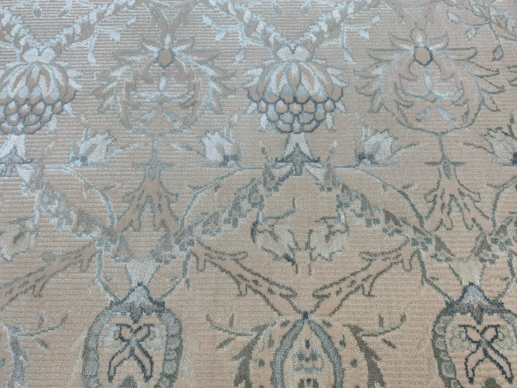 Machine Woven Wool & Art Silk Nourison Luminance LUM7 Rug (7'7"x10'6")