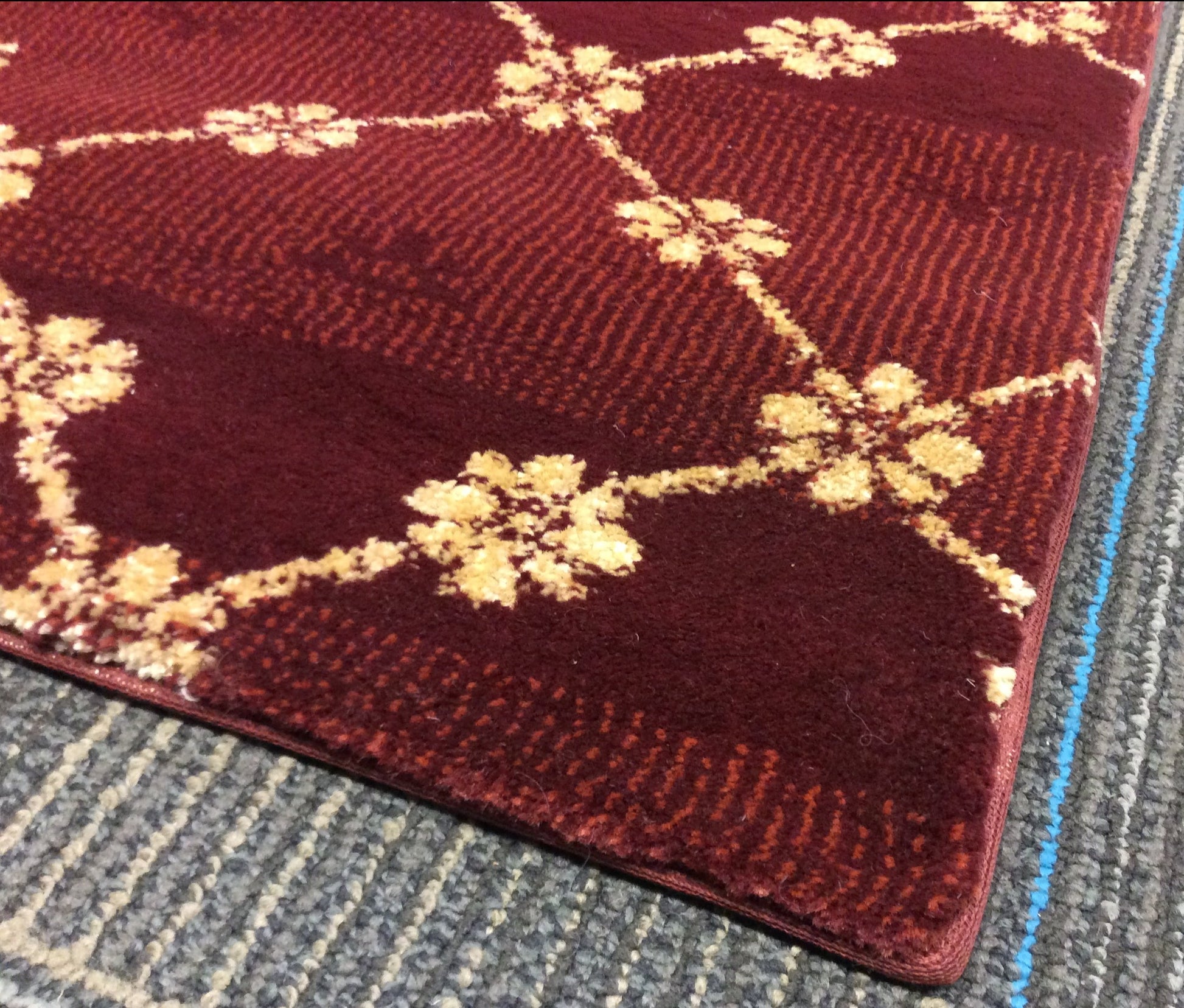 Machine Woven Polypropylene Kane Brick Lattice Rug (2'x3')