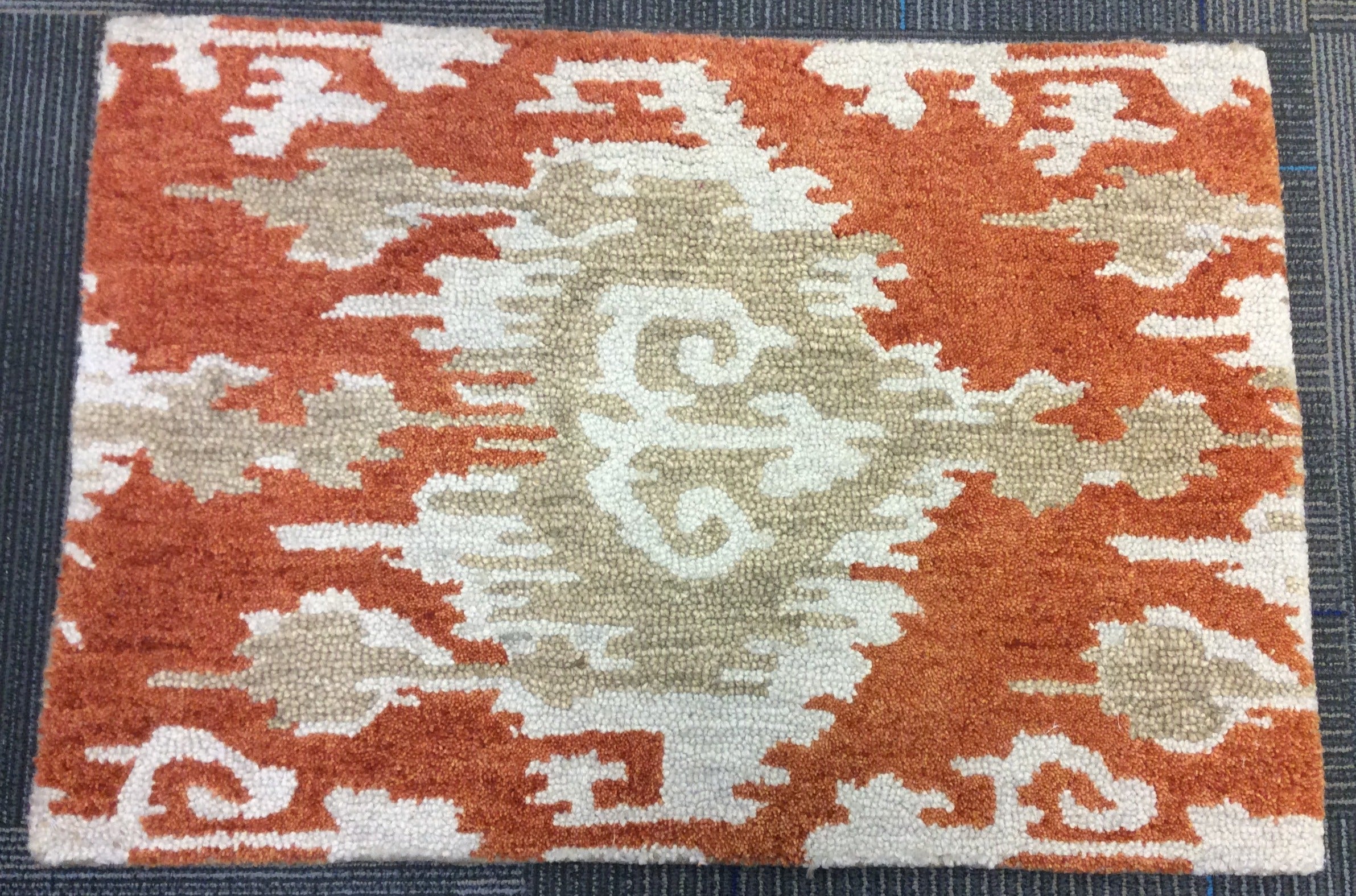 Hand Tufted Wool Rust Ikat Rug (2'x3') – rugsoftheworld
