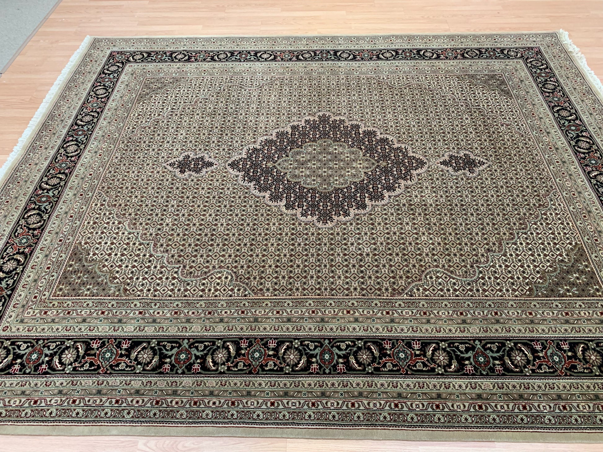 Hand-Knotted Wool and Silk Tabriz Mahi Beige/Black Rug (8'3"x10'2")