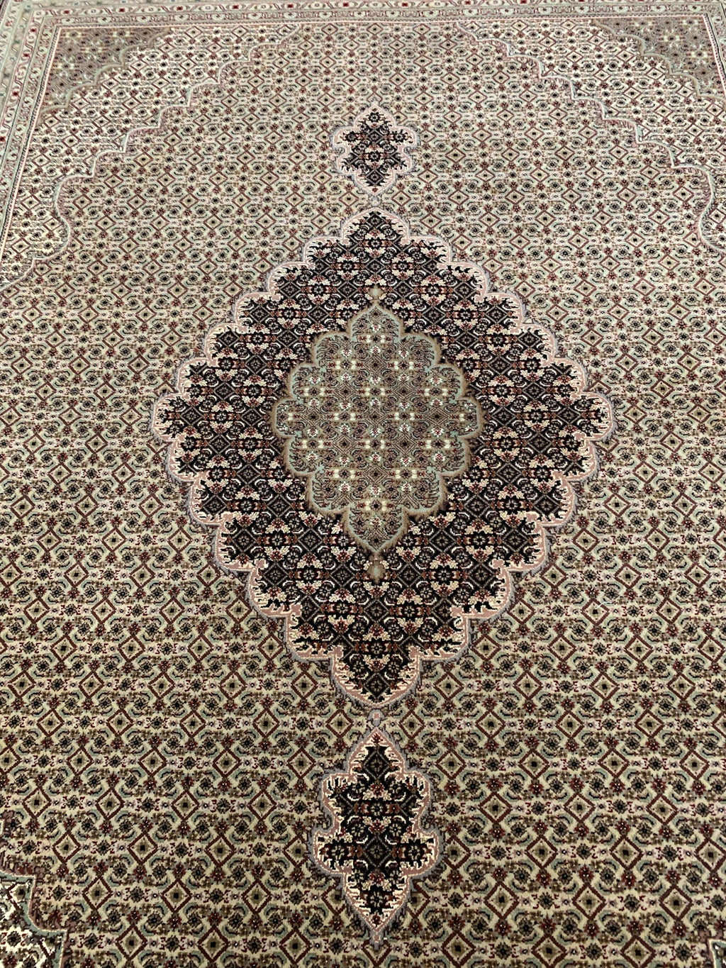 Hand-Knotted Wool and Silk Tabriz Mahi Beige/Black Rug (8'3"x10'2")
