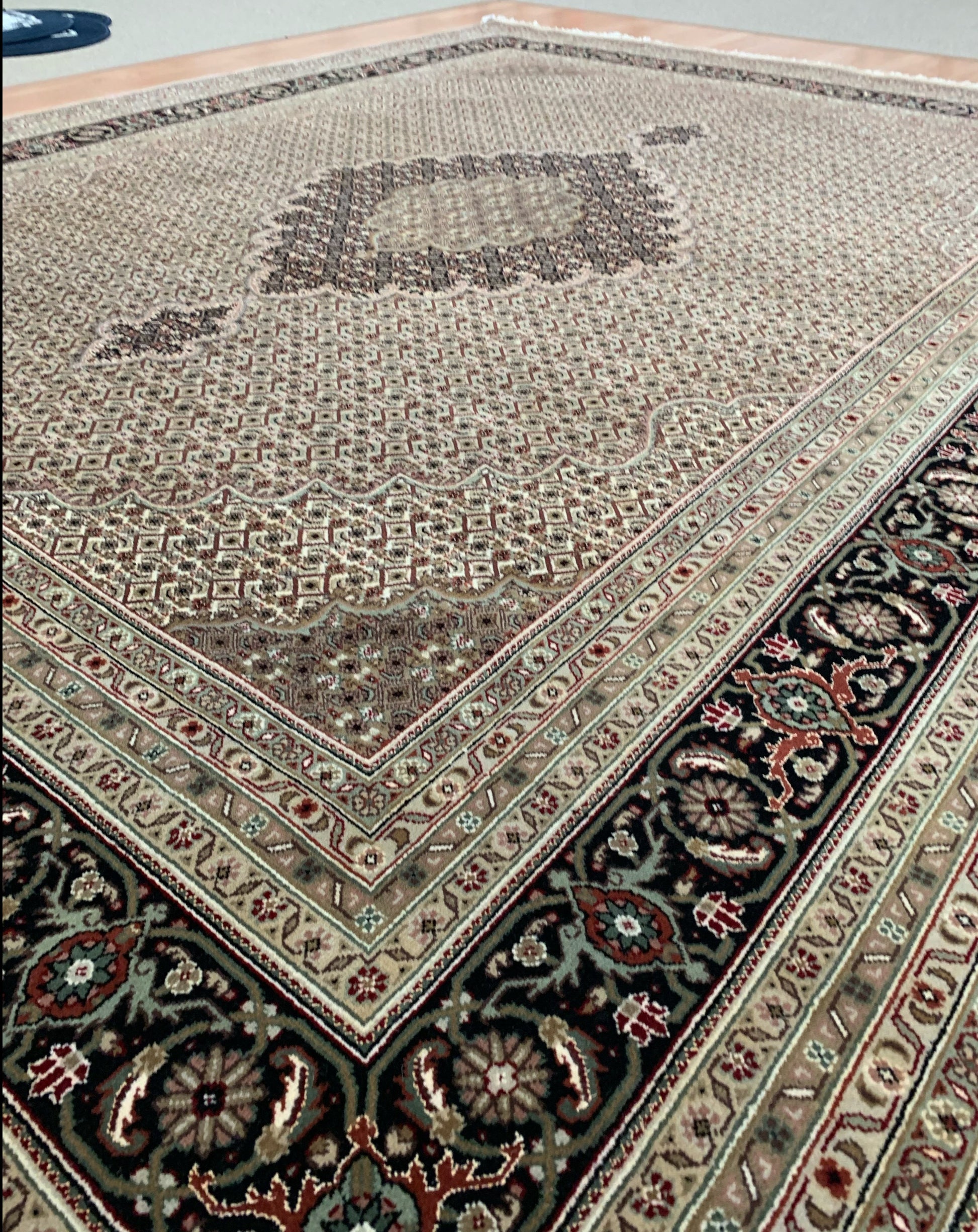 Hand-Knotted Wool and Silk Tabriz Mahi Beige/Black Rug (8'3"x10'2")