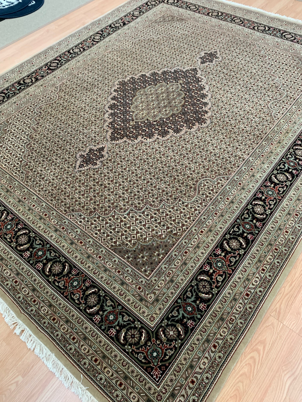 Hand-Knotted Wool and Silk Tabriz Mahi Beige/Black Rug (8'3"x10'2")