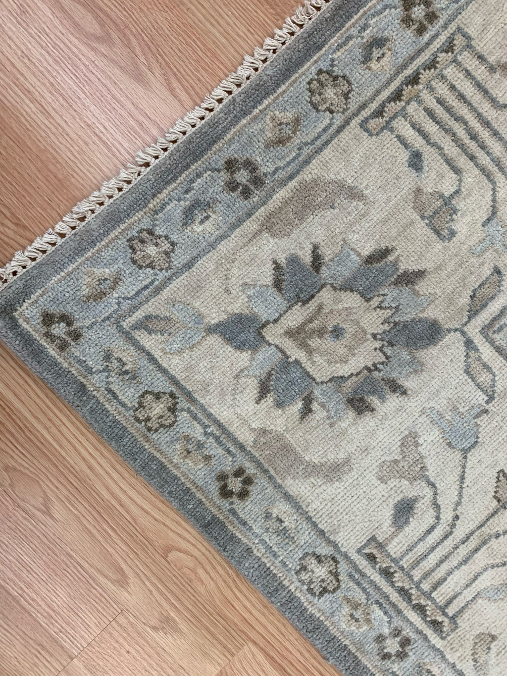 Hand-Knotted Wool Dove Grey Mahal Rug (7'9"x9'11")