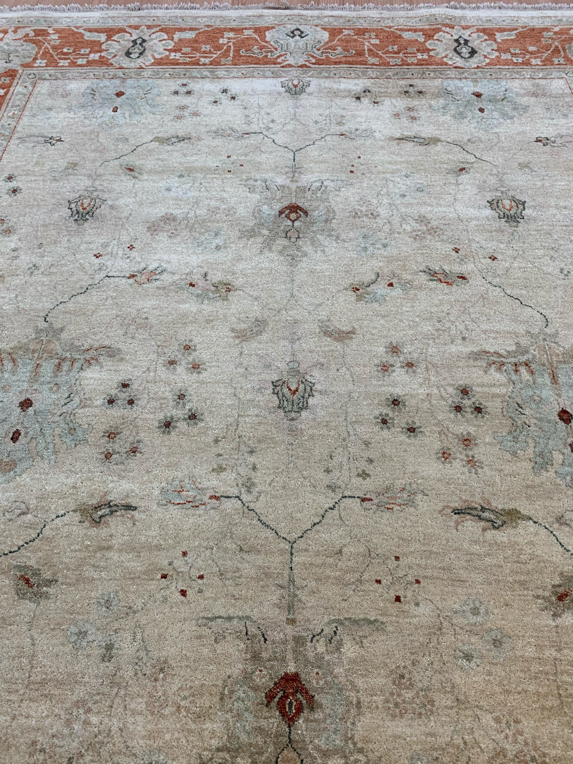 Hand-Knotted Wool Kaleen Royal Signature Ivory Tangerine Rug (8'x10')