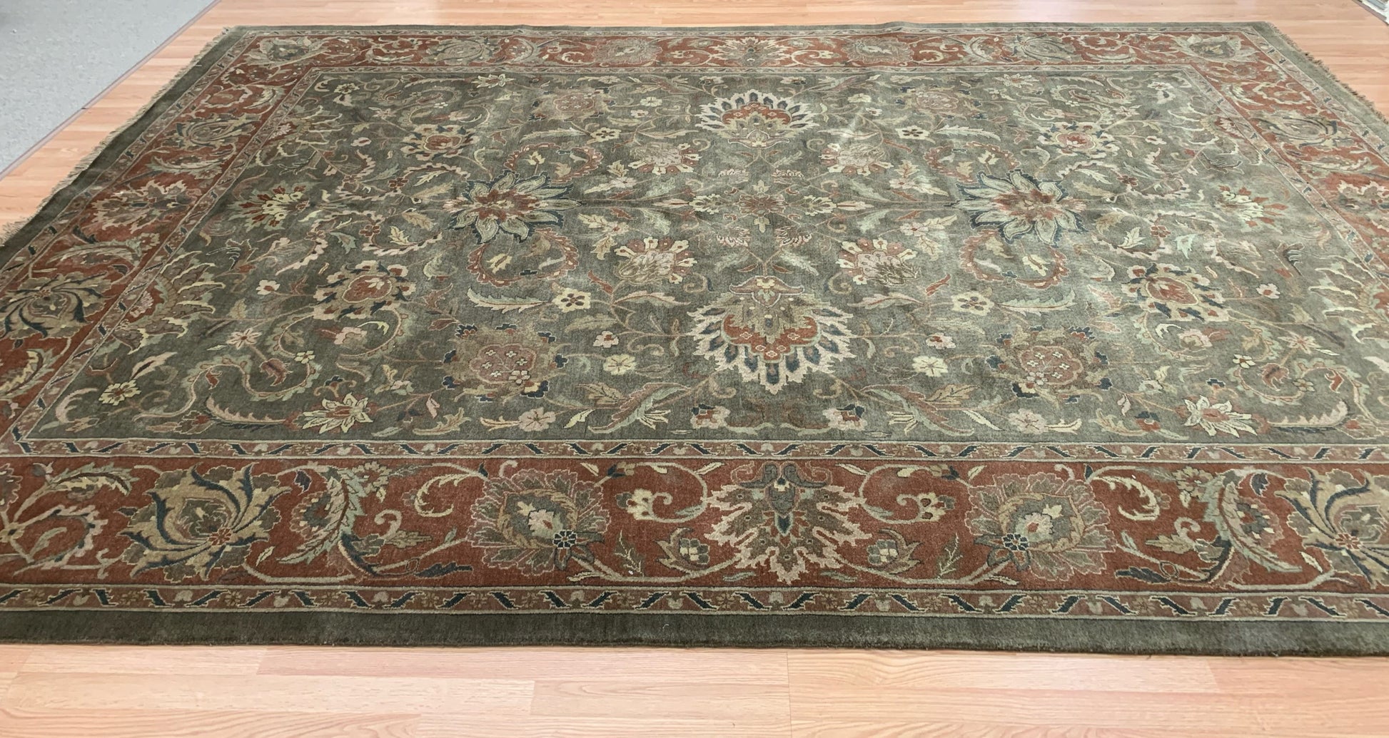Hand-Knotted Wool Green/Rust Kashan Rug (9'8"x13'6")
