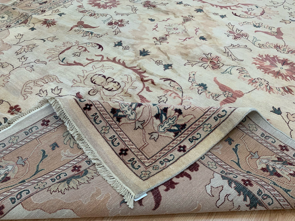 Vintage Hand-Knotted Wool Cream/Gold Serapi Pattern Rug (10'x14'1")