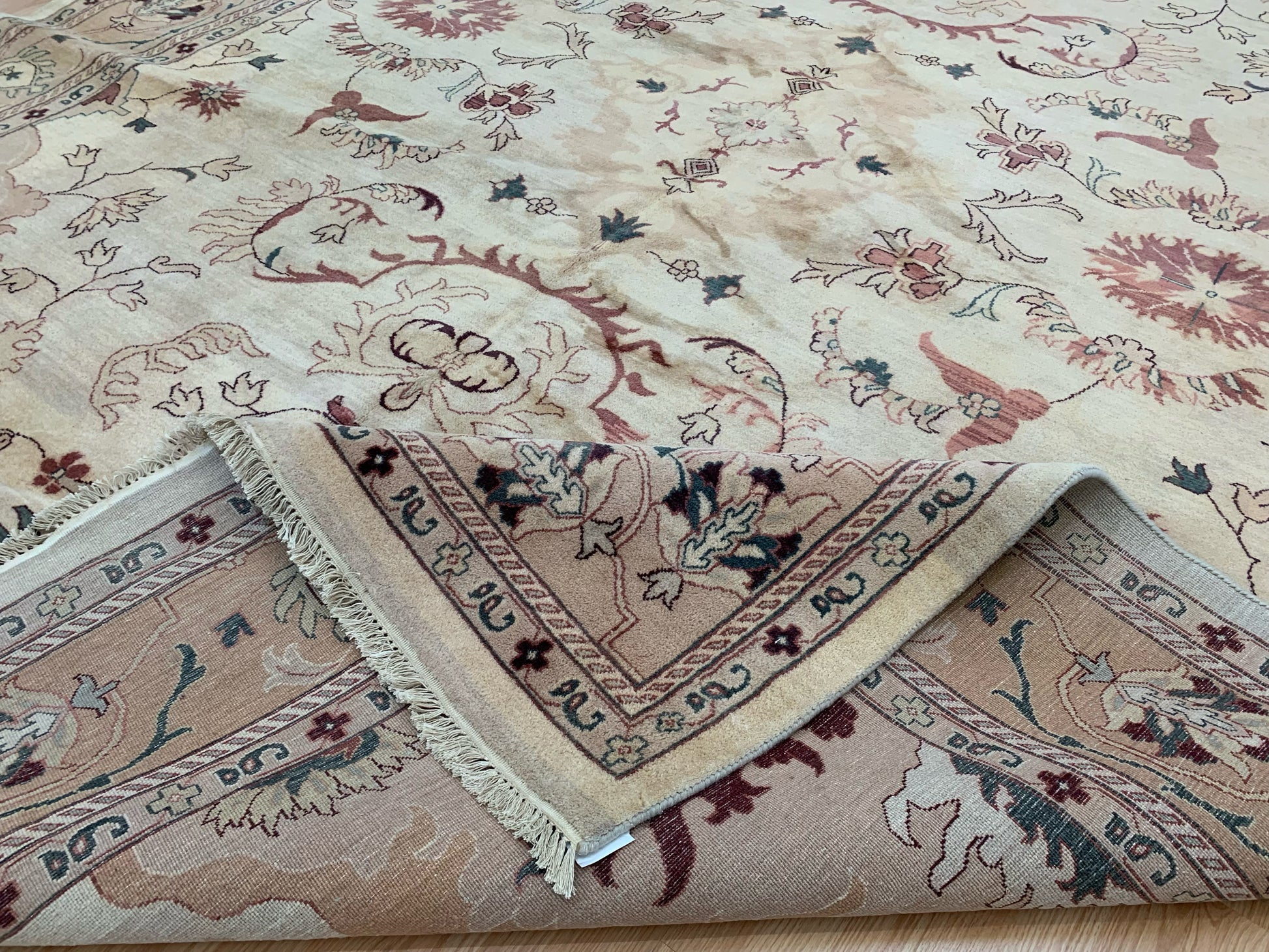 Vintage Hand-Knotted Wool Cream/Gold Serapi Pattern Rug (10'x14'1")