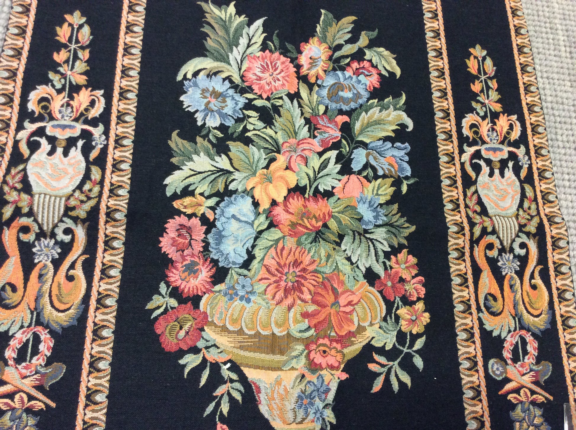 Vintage Spring Flowers Tapestry (27"x39")