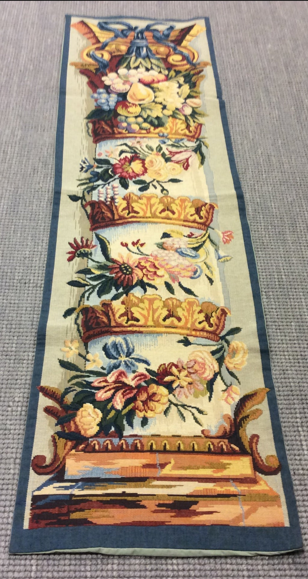 Vintage Ribbon Column Tapestry (19"x69")