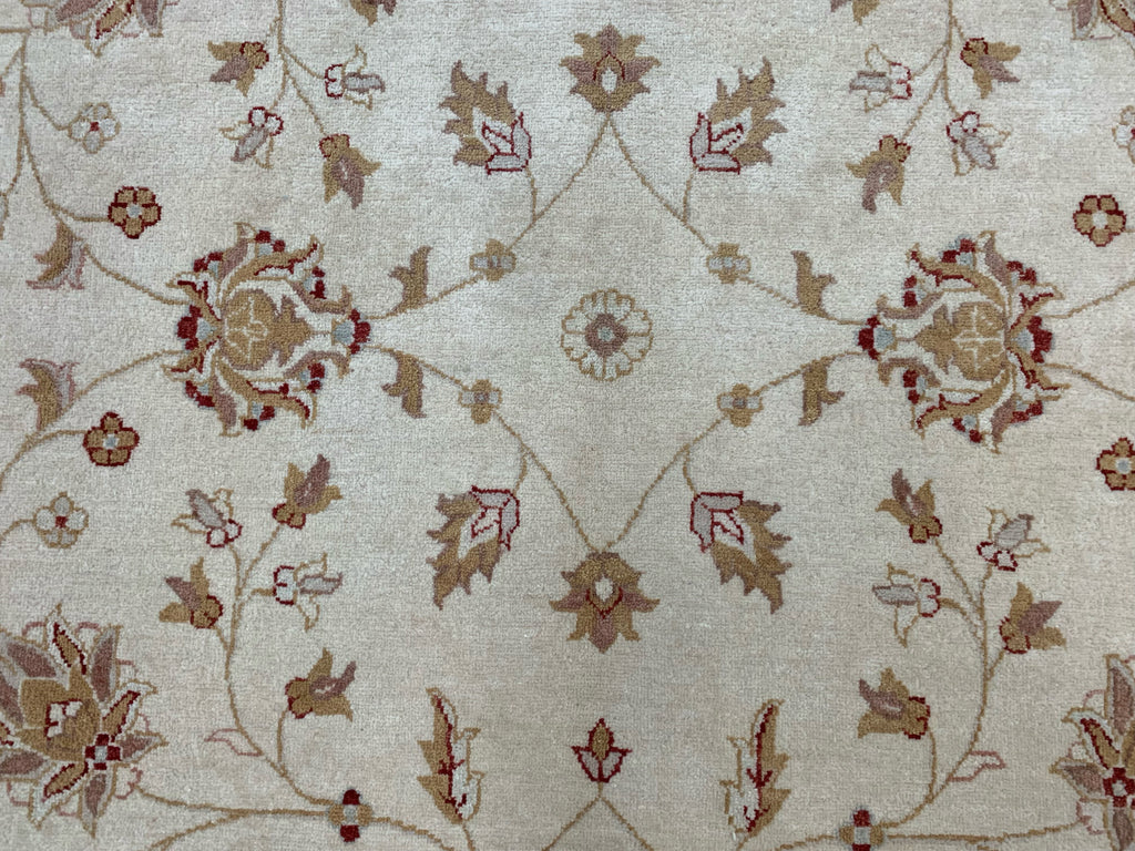 Hand-Knotted Wool Ivory Kashan Rug (7'9"x9'9")