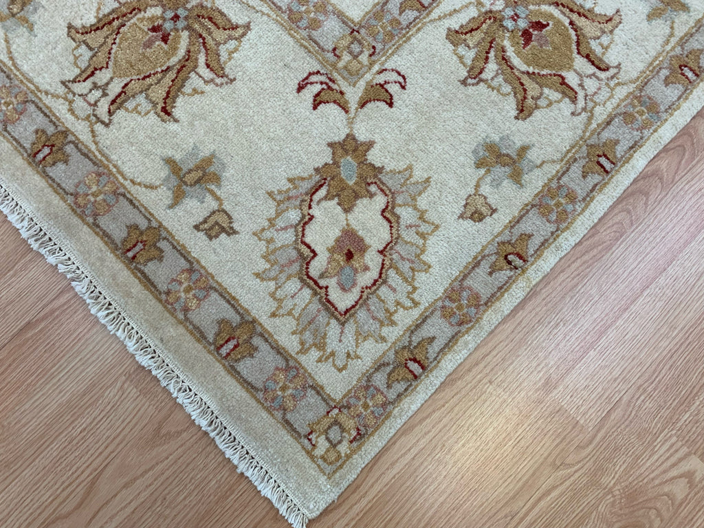 Hand-Knotted Wool Ivory Kashan Rug (7'9"x9'9")