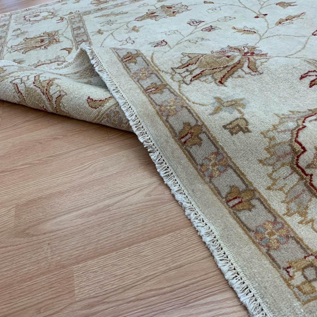 Hand-Knotted Wool Ivory Kashan Rug (7'9"x9'9")