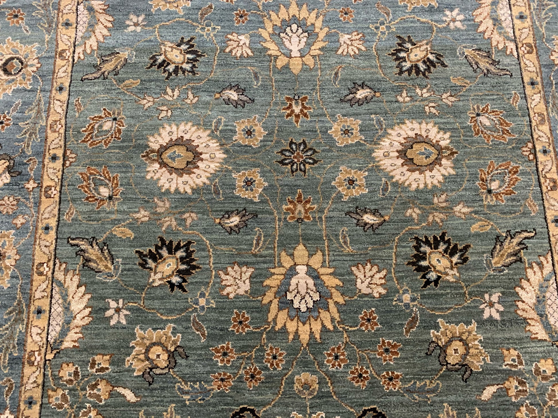 Hand-Knotted Wool Sea Green Agra Rug (6'4"x9'11")