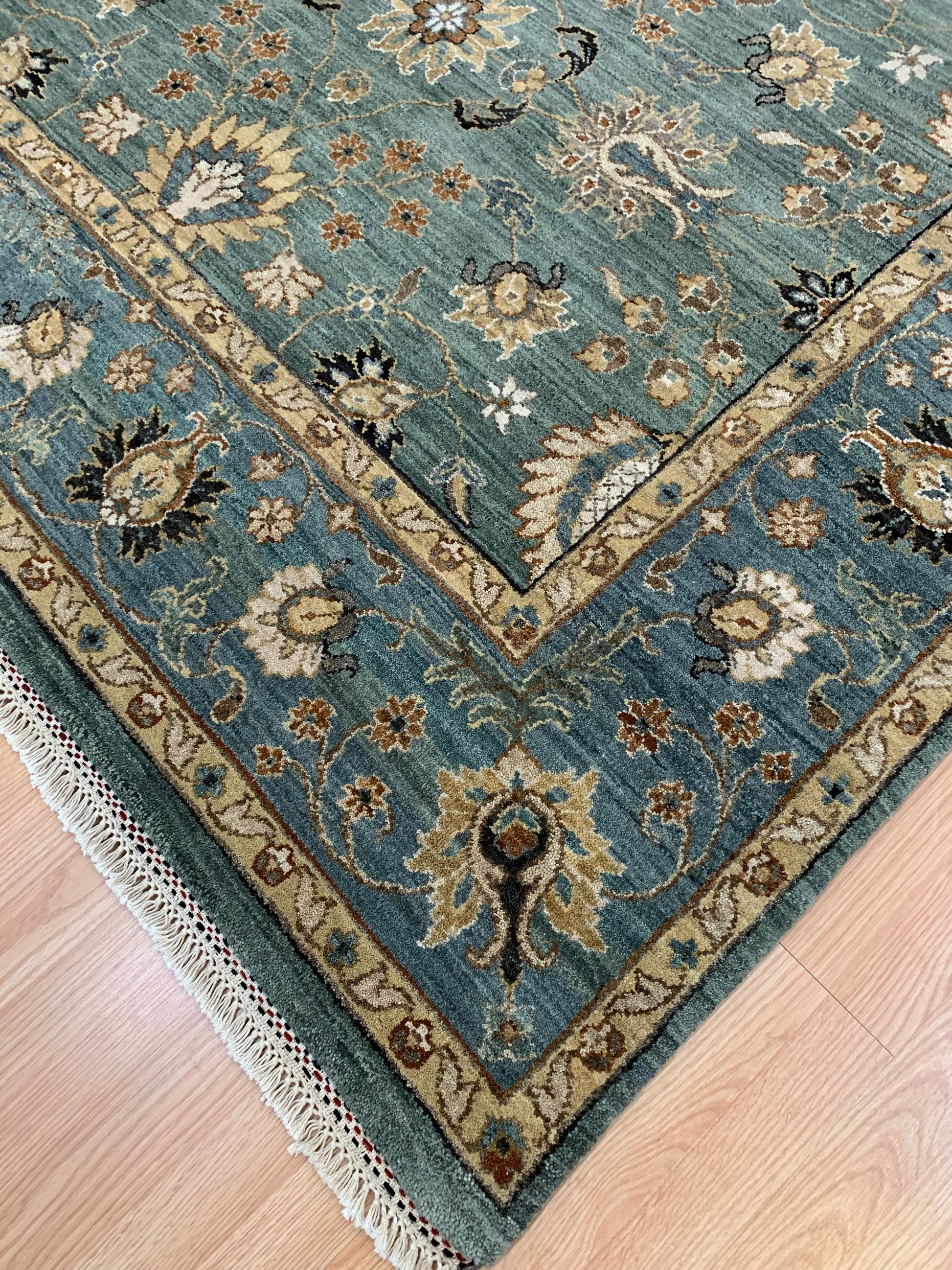 Hand-Knotted Wool Sea Green Agra Rug (6'4"x9'11")