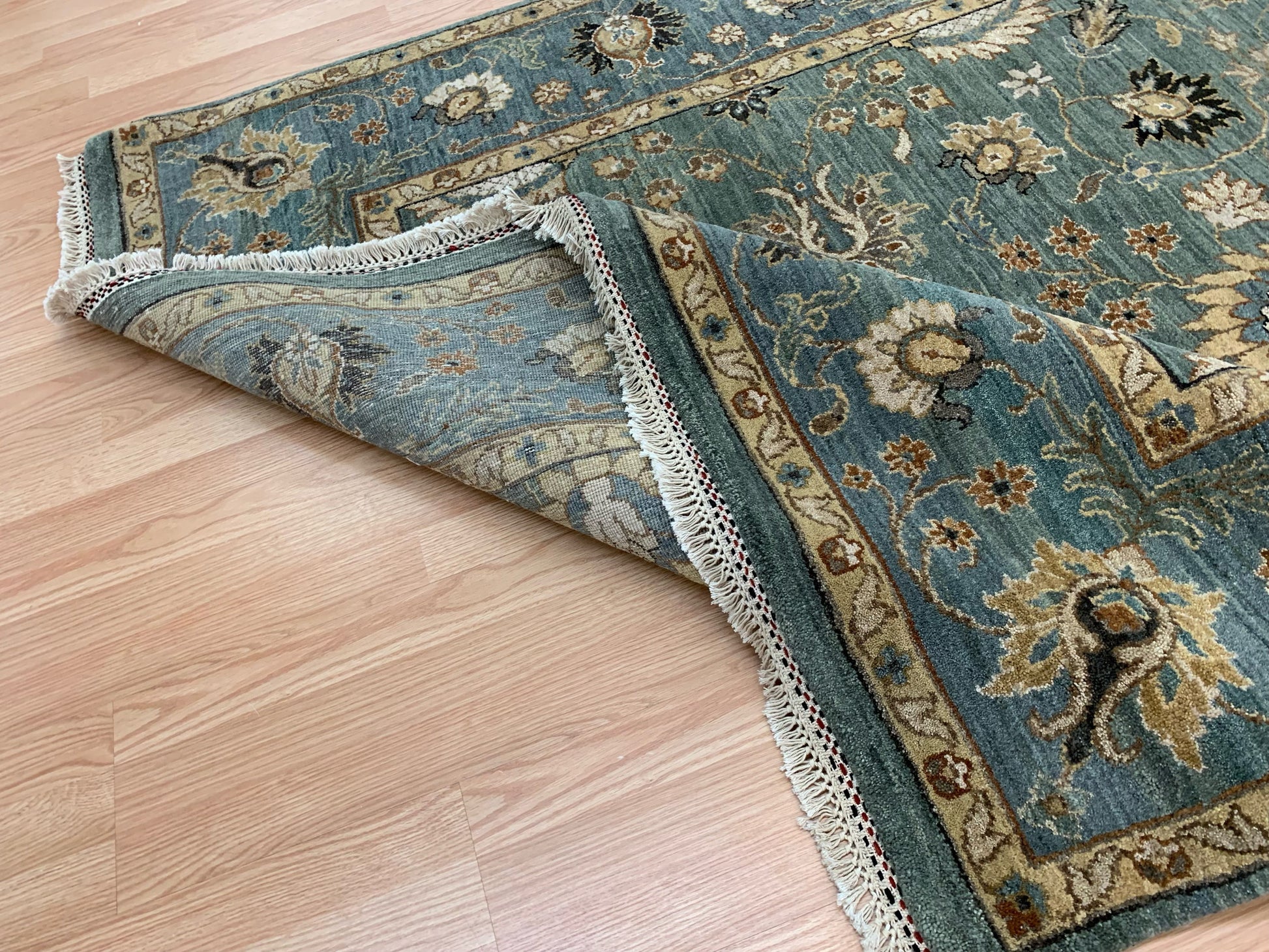 Hand-Knotted Wool Sea Green Agra Rug (6'4"x9'11")