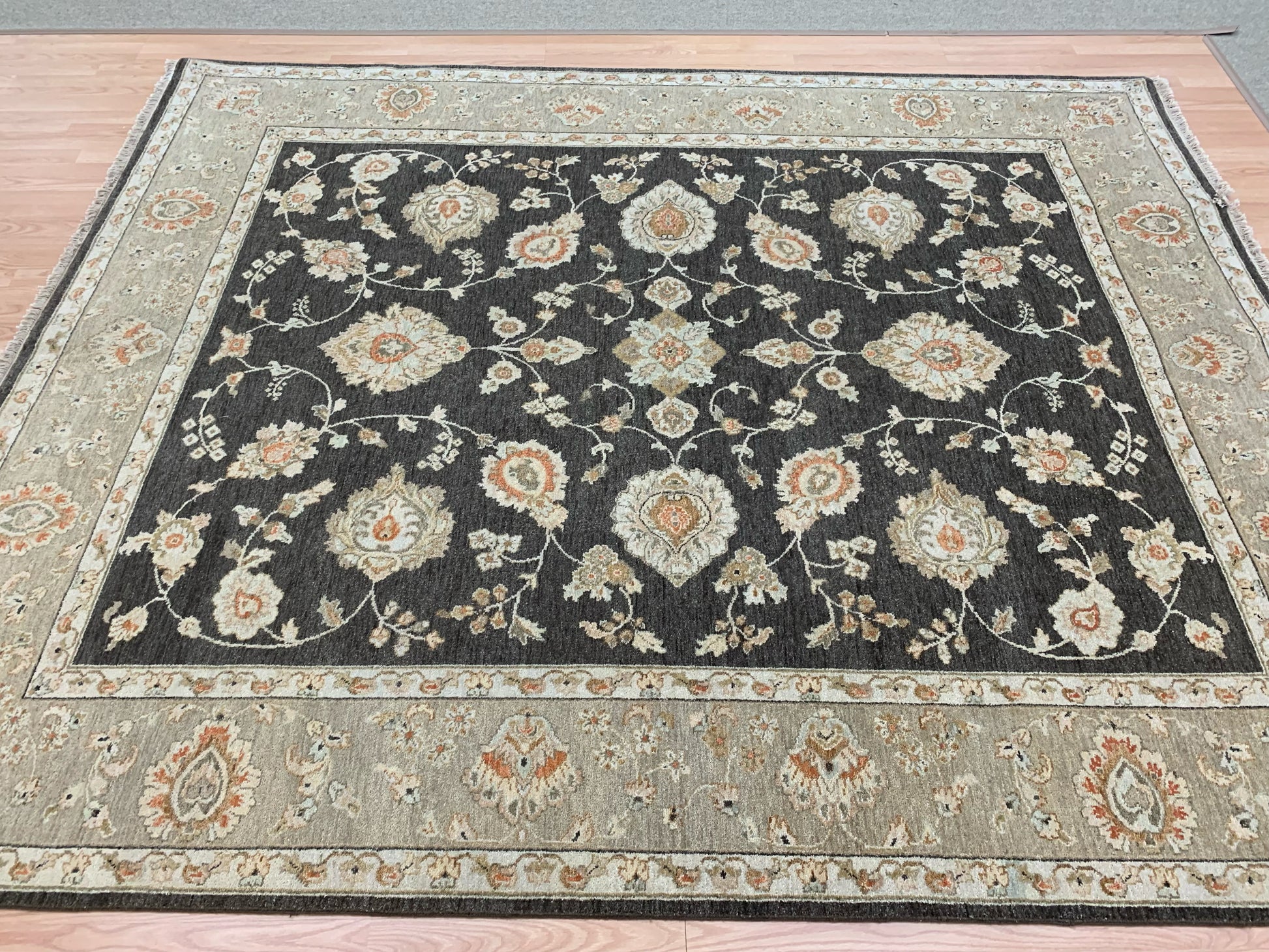 Hand-Knotted Wool Dark Grey Agra Rug (8'x10')