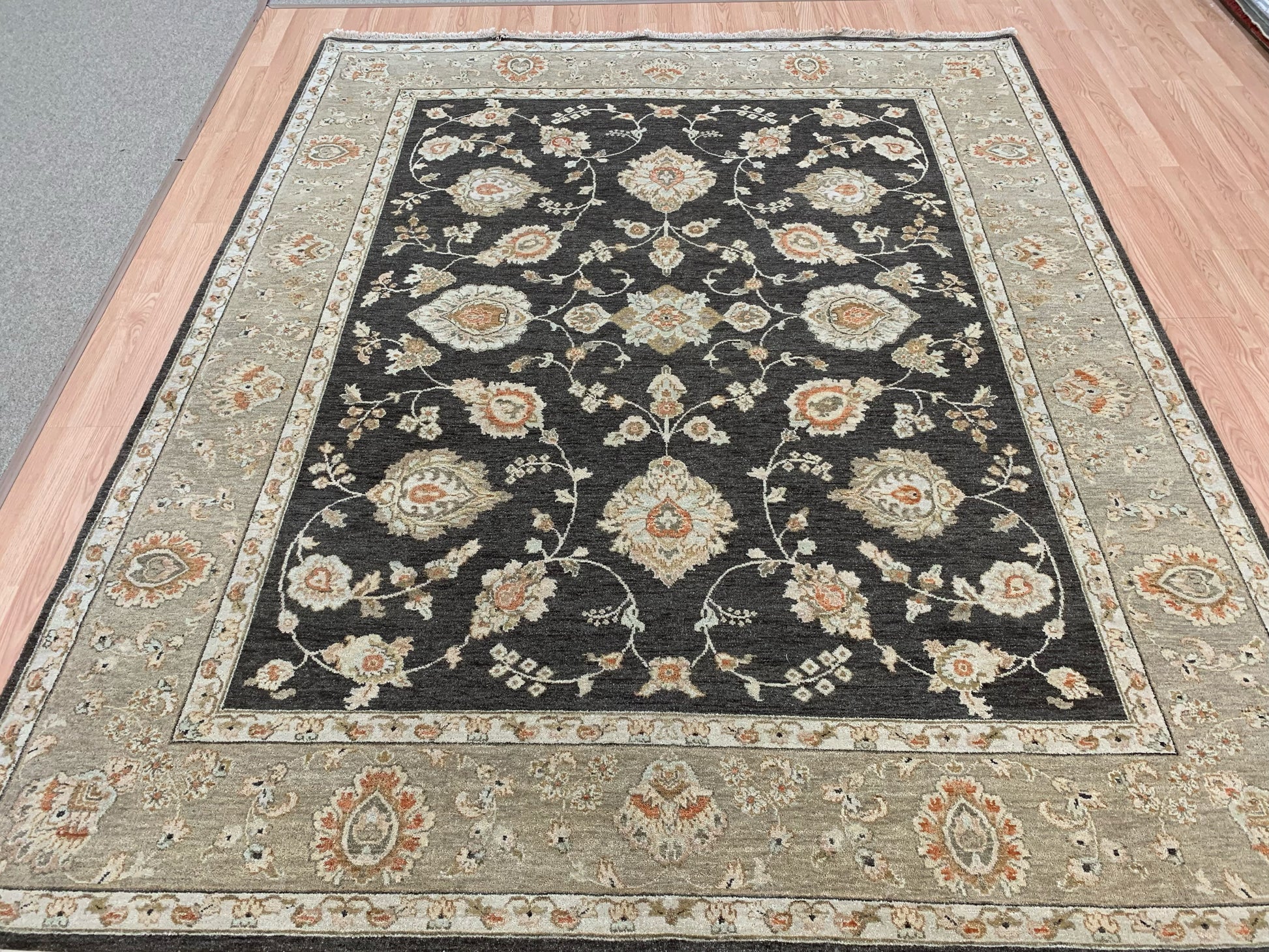 Hand-Knotted Wool Dark Grey Agra Rug (8'x10')