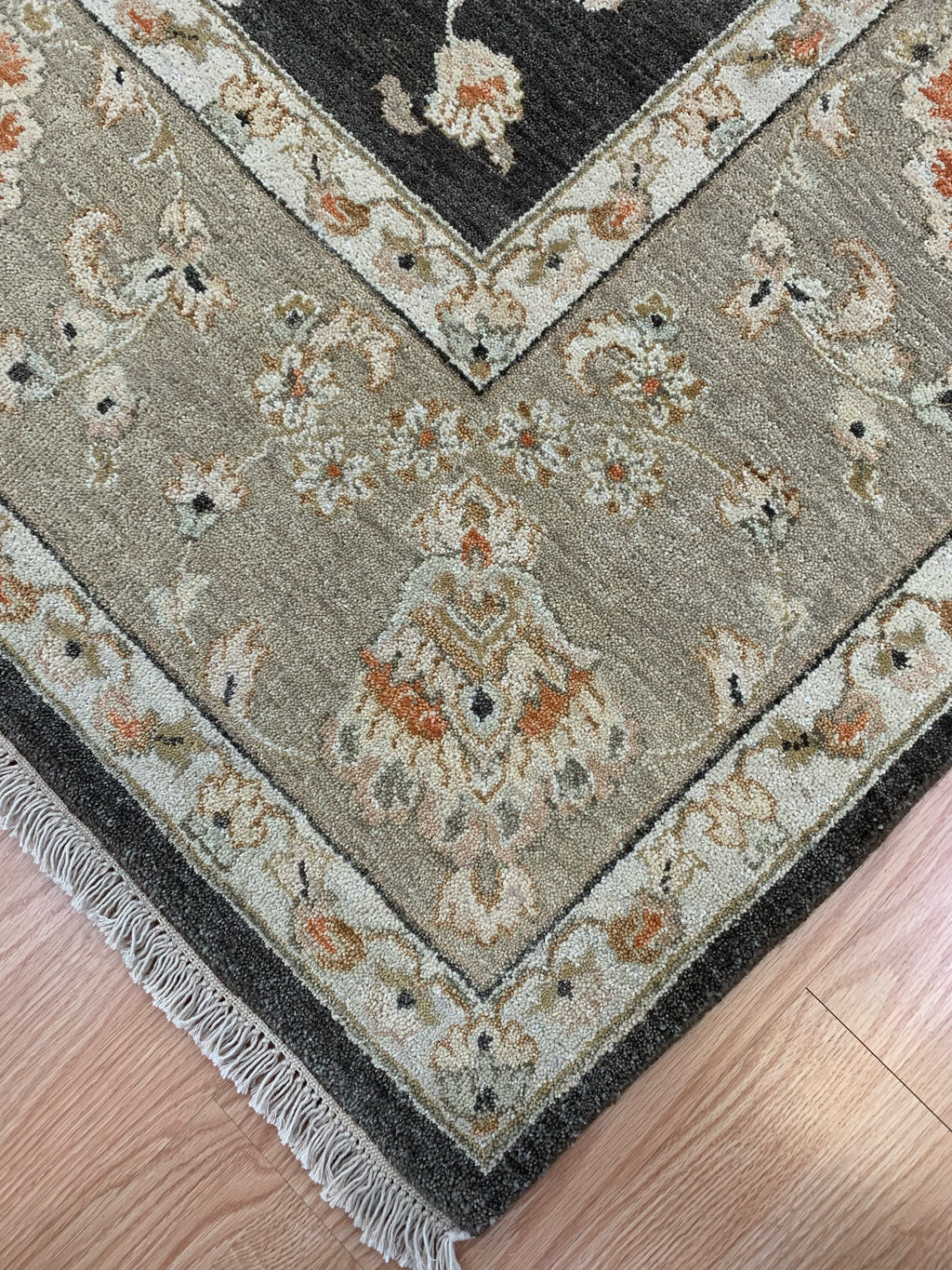 Hand-Knotted Wool Dark Grey Agra Rug (8'x10')