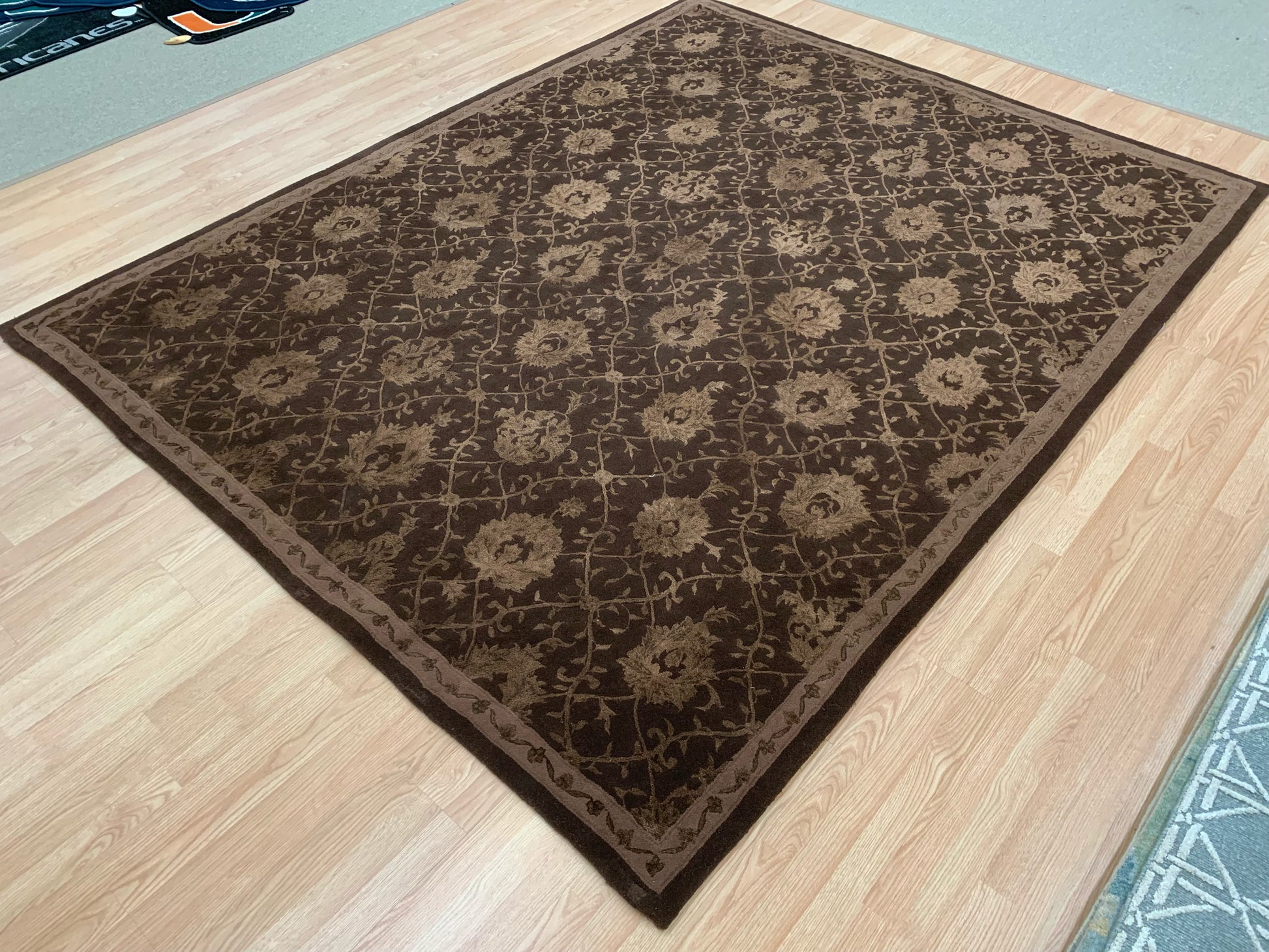 Hand Tufted Wool & Silk Nourison Regal Chocolate Lattice Rug (7'9"x9'9')