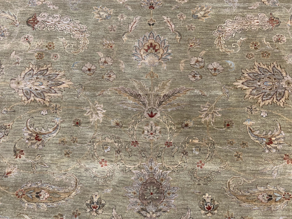 Hand-Knotted Wool Green Borderless Rug (8'2"x10')