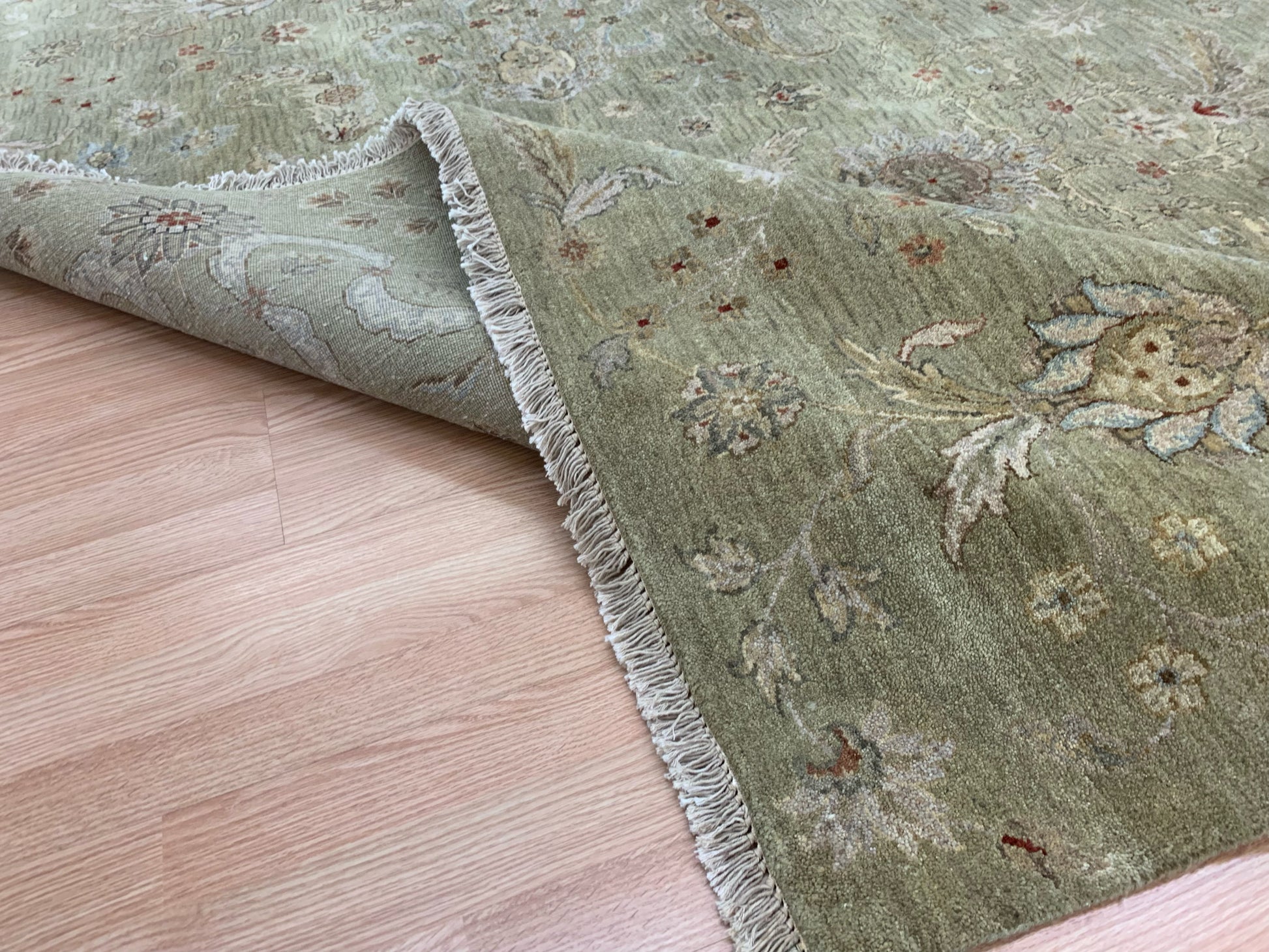 Hand-Knotted Wool Green Borderless Rug (8'2"x10')